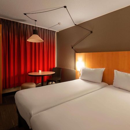 Hotel Ibis Cergy Pontoise Le Port Exterior foto