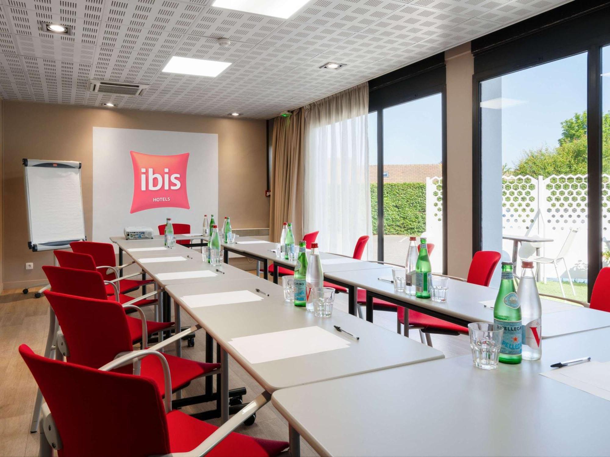 Hotel Ibis Cergy Pontoise Le Port Exterior foto